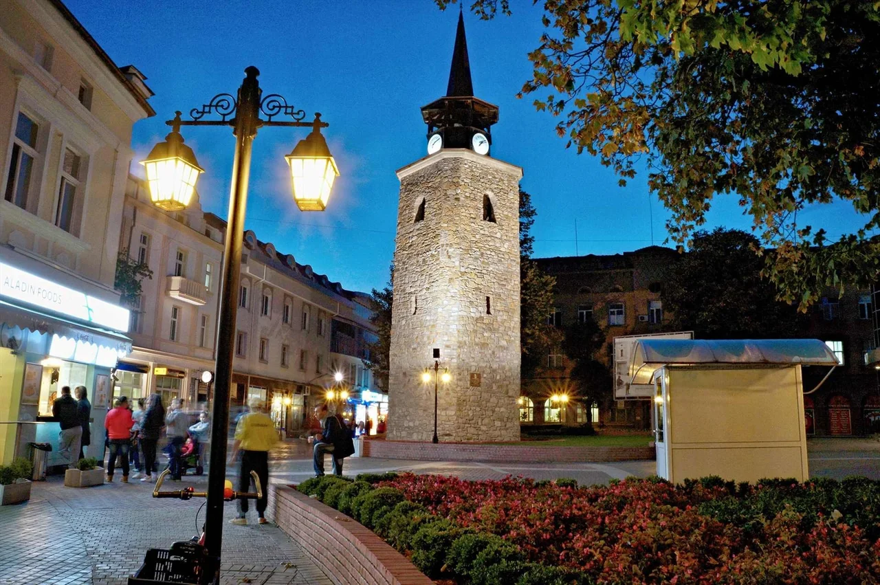Turnul vechi cu ceas